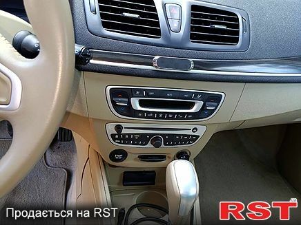 Коричневый Рено Меган, объемом двигателя 2 л и пробегом 288 тыс. км за 9449 $, фото 2 на Automoto.ua