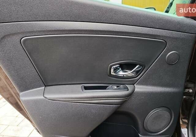 Коричневый Рено Меган, объемом двигателя 1.6 л и пробегом 229 тыс. км за 8700 $, фото 74 на Automoto.ua