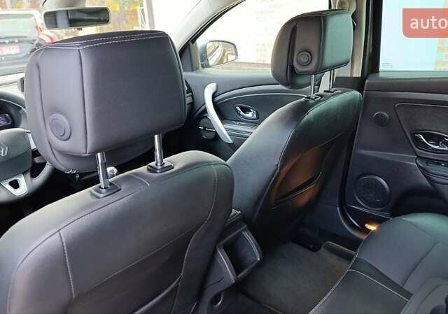 Коричневый Рено Меган, объемом двигателя 1.6 л и пробегом 229 тыс. км за 8700 $, фото 66 на Automoto.ua