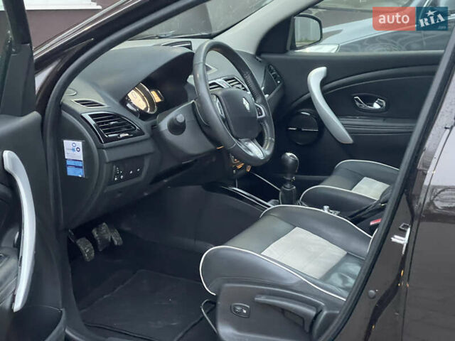 Коричневый Рено Меган, объемом двигателя 1.5 л и пробегом 197 тыс. км за 9200 $, фото 36 на Automoto.ua