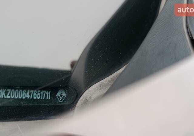 Коричневый Рено Меган, объемом двигателя 1.6 л и пробегом 274 тыс. км за 8700 $, фото 89 на Automoto.ua