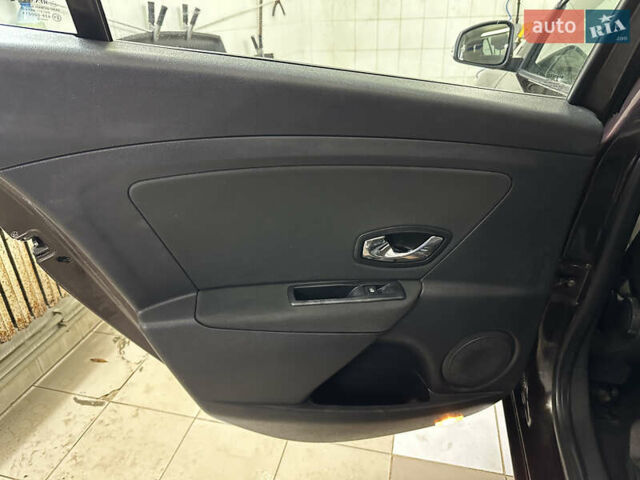 Коричневый Рено Меган, объемом двигателя 1.46 л и пробегом 248 тыс. км за 7250 $, фото 19 на Automoto.ua