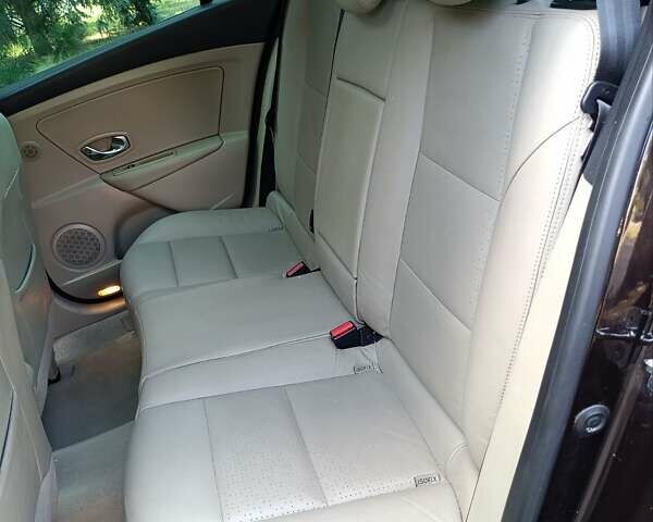 Коричневый Рено Меган, объемом двигателя 2 л и пробегом 288 тыс. км за 8999 $, фото 12 на Automoto.ua