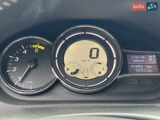 Коричневый Рено Меган, объемом двигателя 1.5 л и пробегом 311 тыс. км за 8200 $, фото 3 на Automoto.ua