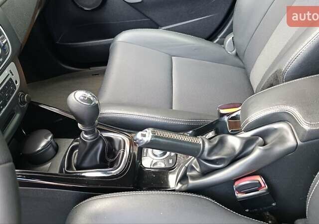 Коричневый Рено Меган, объемом двигателя 1.6 л и пробегом 229 тыс. км за 8700 $, фото 56 на Automoto.ua