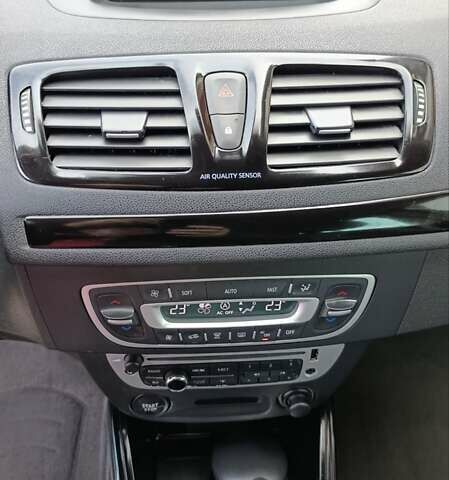 Коричневый Рено Меган, объемом двигателя 1.6 л и пробегом 229 тыс. км за 8700 $, фото 48 на Automoto.ua