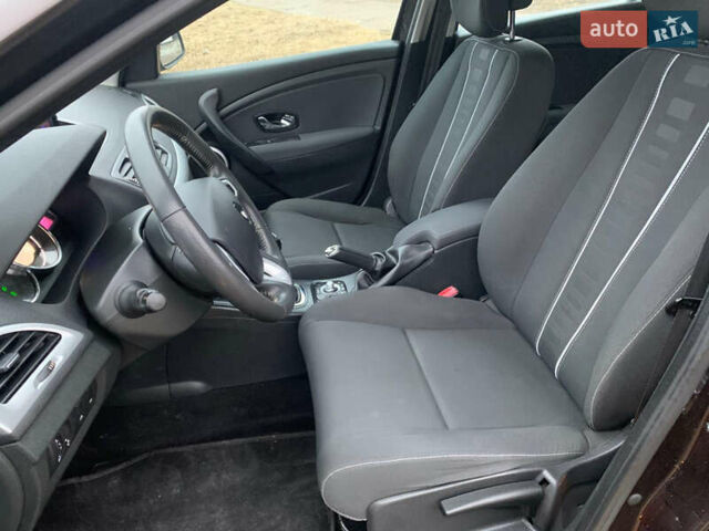 Коричневий Рено Меган, об'ємом двигуна 1.5 л та пробігом 239 тис. км за 8250 $, фото 21 на Automoto.ua