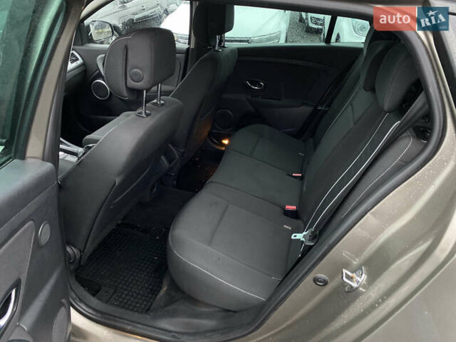 Коричневий Рено Меган, об'ємом двигуна 1.46 л та пробігом 314 тис. км за 8300 $, фото 56 на Automoto.ua