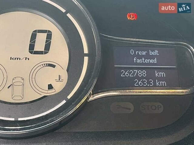 Коричневый Рено Меган, объемом двигателя 1.46 л и пробегом 262 тыс. км за 7850 $, фото 10 на Automoto.ua