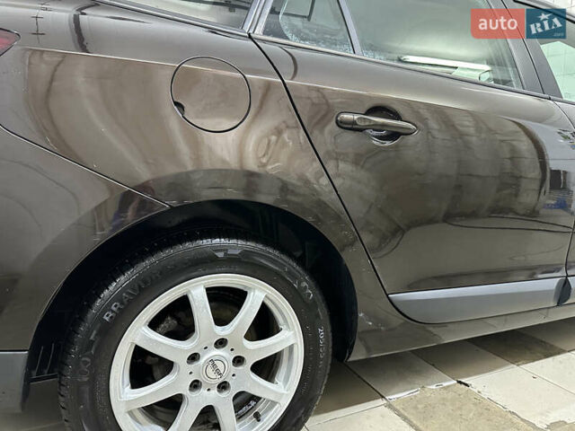 Коричневый Рено Меган, объемом двигателя 1.46 л и пробегом 248 тыс. км за 7250 $, фото 13 на Automoto.ua