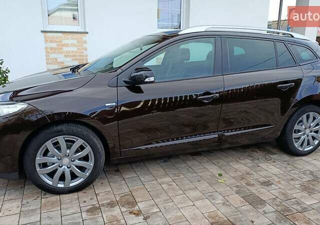 Коричневый Рено Меган, объемом двигателя 1.6 л и пробегом 229 тыс. км за 8700 $, фото 96 на Automoto.ua