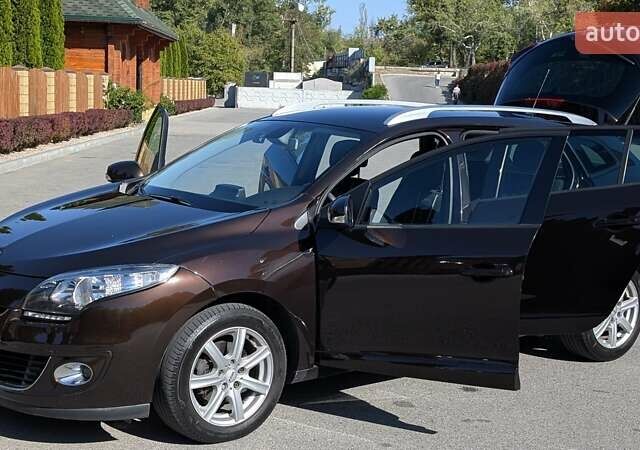 Коричневый Рено Меган, объемом двигателя 1.46 л и пробегом 286 тыс. км за 8000 $, фото 13 на Automoto.ua