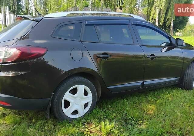 Коричневый Рено Меган, объемом двигателя 1.46 л и пробегом 355 тыс. км за 7600 $, фото 21 на Automoto.ua