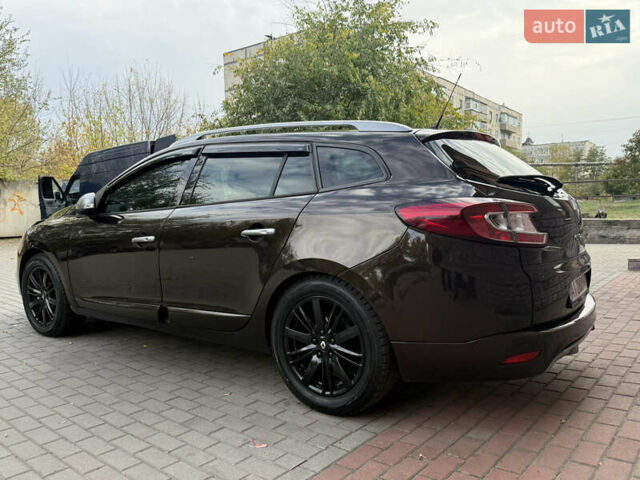 Коричневый Рено Меган, объемом двигателя 1.6 л и пробегом 1 тыс. км за 9000 $, фото 3 на Automoto.ua