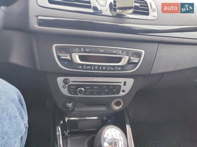 Коричневый Рено Меган, объемом двигателя 1.5 л и пробегом 287 тыс. км за 9100 $, фото 16 на Automoto.ua