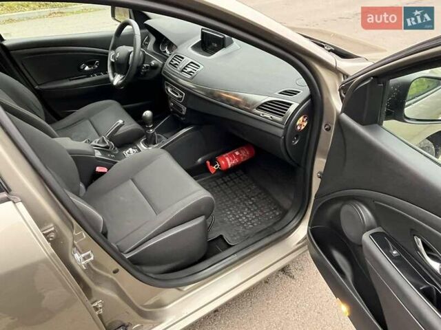 Коричневый Рено Меган, объемом двигателя 1.46 л и пробегом 262 тыс. км за 7850 $, фото 15 на Automoto.ua