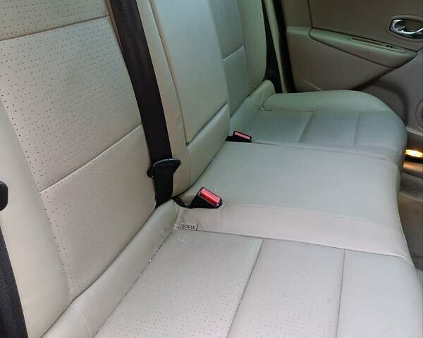 Коричневый Рено Меган, объемом двигателя 2 л и пробегом 288 тыс. км за 8999 $, фото 2 на Automoto.ua