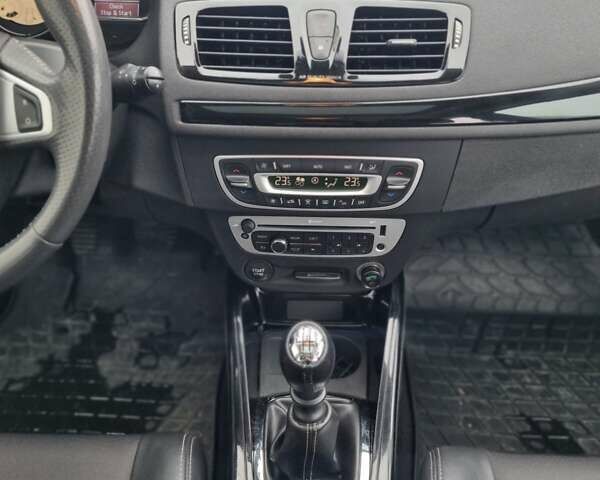 Коричневий Рено Меган, об'ємом двигуна 1.46 л та пробігом 255 тис. км за 8600 $, фото 14 на Automoto.ua