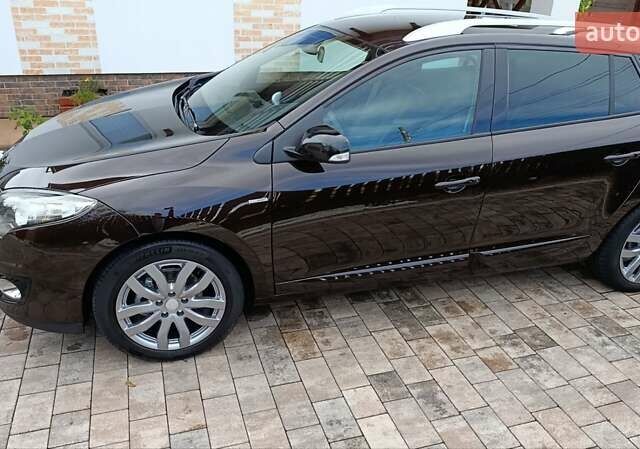 Коричневый Рено Меган, объемом двигателя 1.6 л и пробегом 229 тыс. км за 8700 $, фото 93 на Automoto.ua