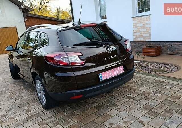 Коричневый Рено Меган, объемом двигателя 1.6 л и пробегом 229 тыс. км за 8700 $, фото 21 на Automoto.ua