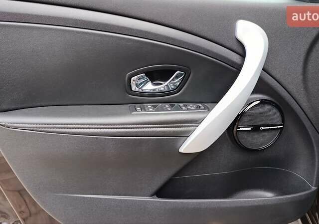 Коричневый Рено Меган, объемом двигателя 1.6 л и пробегом 229 тыс. км за 8700 $, фото 68 на Automoto.ua