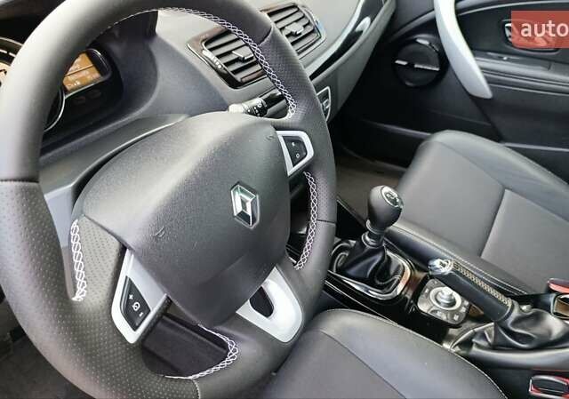 Коричневый Рено Меган, объемом двигателя 1.6 л и пробегом 229 тыс. км за 8700 $, фото 55 на Automoto.ua