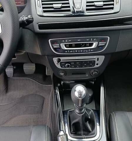 Коричневый Рено Меган, объемом двигателя 1.6 л и пробегом 274 тыс. км за 8700 $, фото 48 на Automoto.ua