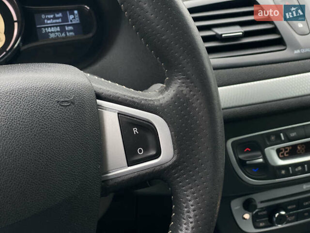 Коричневий Рено Меган, об'ємом двигуна 1.46 л та пробігом 314 тис. км за 8300 $, фото 39 на Automoto.ua
