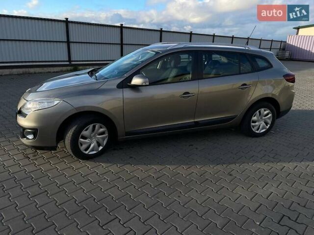 Рено Меган 2012 в Луцке на Automoto.ua Коричневый Рено Меган, объемом двигателя 1.46 л и пробегом 260 тыс. км за 7200 $, фото 1 на Automoto.ua