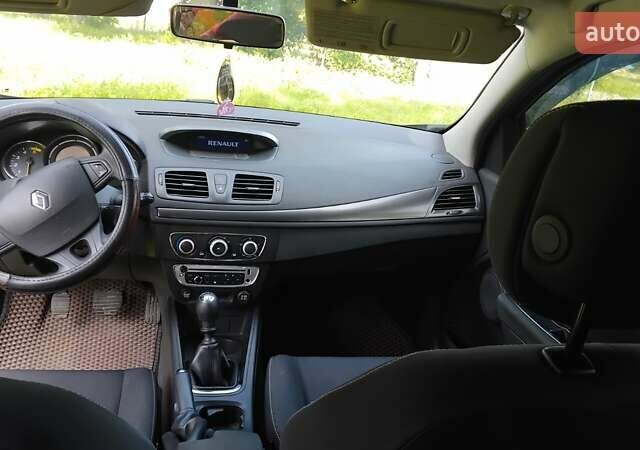 Коричневый Рено Меган, объемом двигателя 1.46 л и пробегом 355 тыс. км за 7600 $, фото 22 на Automoto.ua