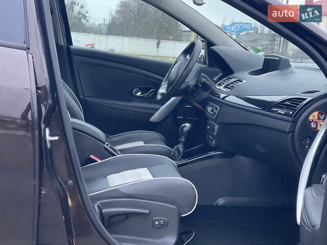 Коричневий Рено Меган, об'ємом двигуна 1.5 л та пробігом 197 тис. км за 8900 $, фото 35 на Automoto.ua
