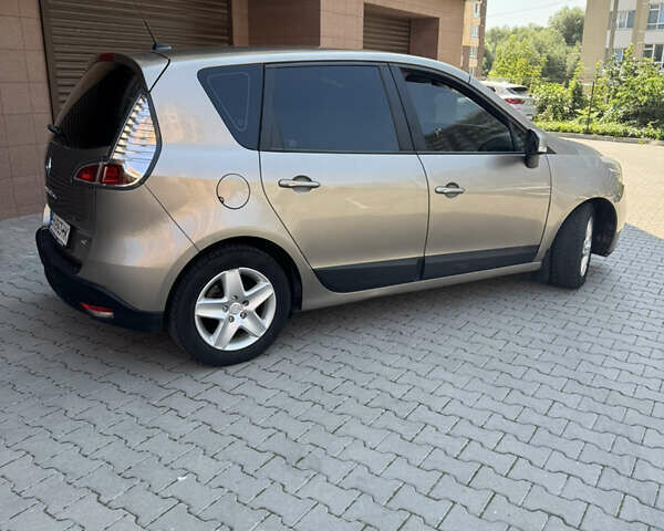 Коричневый Рено Меган, объемом двигателя 1.46 л и пробегом 248 тыс. км за 7650 $, фото 14 на Automoto.ua