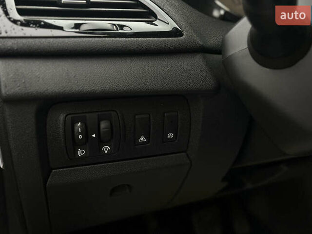 Рено Меган 2013 в Мукачеве на Automoto.ua Коричневый Рено Меган, объемом двигателя 1.46 л и пробегом 214 тыс. км за 9300 $, фото 20 на Automoto.ua