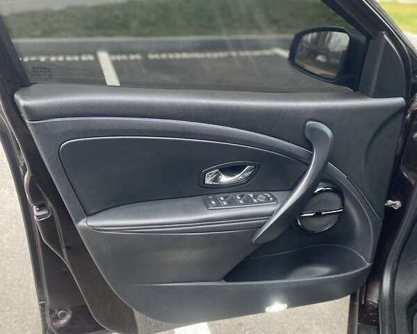 Коричневий Рено Меган, об'ємом двигуна 1.5 л та пробігом 267 тис. км за 8300 $, фото 24 на Automoto.ua