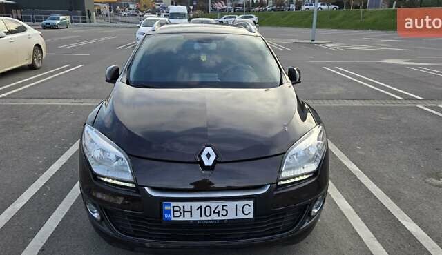 Коричневый Рено Меган, объемом двигателя 1.46 л и пробегом 143 тыс. км за 7500 $, фото 18 на Automoto.ua