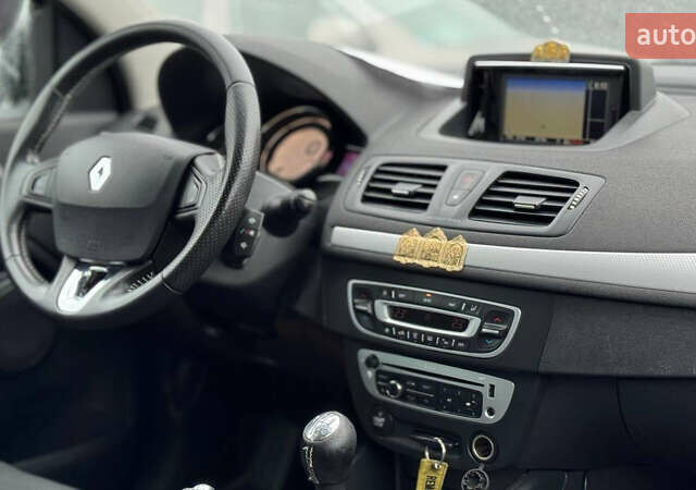 Коричневый Рено Меган, объемом двигателя 1.5 л и пробегом 250 тыс. км за 8200 $, фото 8 на Automoto.ua