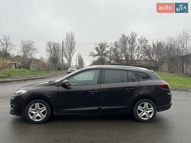 Коричневый Рено Меган, объемом двигателя 1.5 л и пробегом 250 тыс. км за 8150 $, фото 6 на Automoto.ua