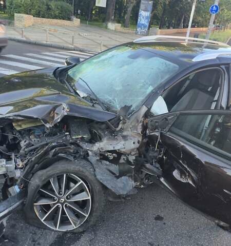 Коричневый Рено Меган, объемом двигателя 1.6 л и пробегом 220 тыс. км за 2500 $, фото 2 на Automoto.ua