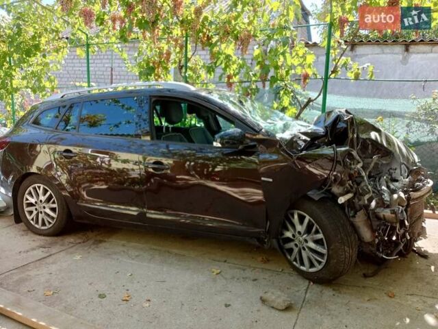 Рено Меган 2013 в Николаеве на Automoto.ua Коричневый Рено Меган, объемом двигателя 1.46 л и пробегом 304 тыс. км за 4500 $, фото 23 на Automoto.ua