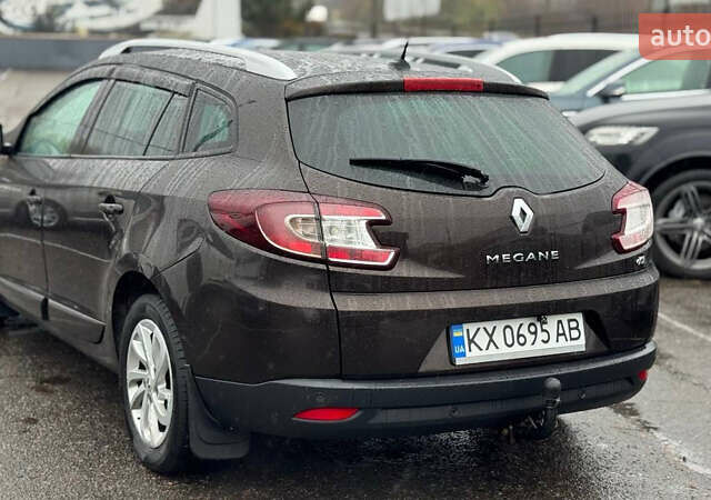 Коричневый Рено Меган, объемом двигателя 1.5 л и пробегом 250 тыс. км за 8200 $, фото 3 на Automoto.ua