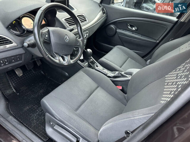 Коричневий Рено Меган, об'ємом двигуна 1.46 л та пробігом 239 тис. км за 7450 $, фото 13 на Automoto.ua