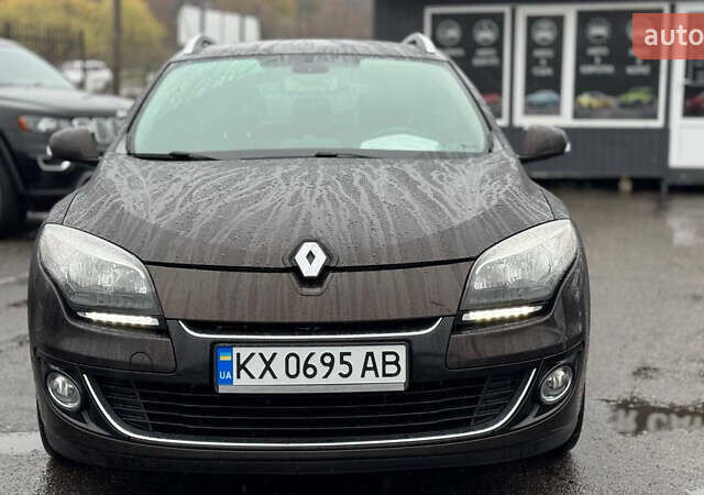 Коричневый Рено Меган, объемом двигателя 1.5 л и пробегом 250 тыс. км за 8200 $, фото 1 на Automoto.ua