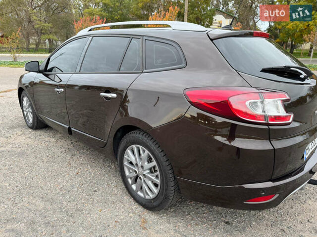 Коричневый Рено Меган, объемом двигателя 1.5 л и пробегом 252 тыс. км за 9300 $, фото 5 на Automoto.ua