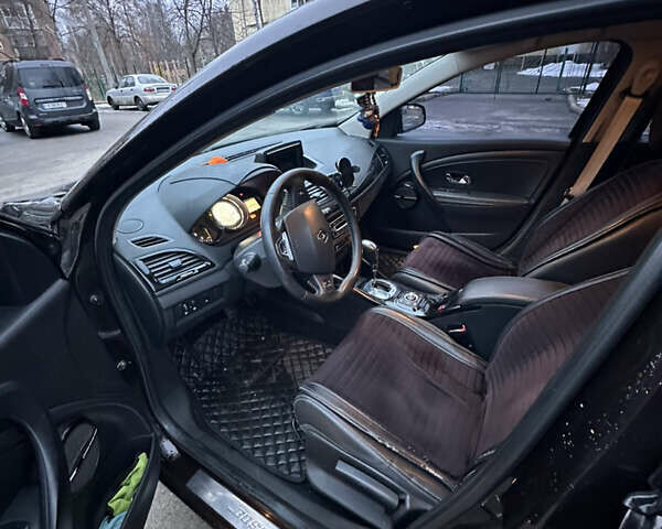 Коричневый Рено Меган, объемом двигателя 1.46 л и пробегом 289 тыс. км за 7500 $, фото 5 на Automoto.ua