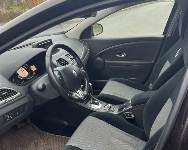 Коричневый Рено Меган, объемом двигателя 1.5 л и пробегом 250 тыс. км за 8150 $, фото 8 на Automoto.ua