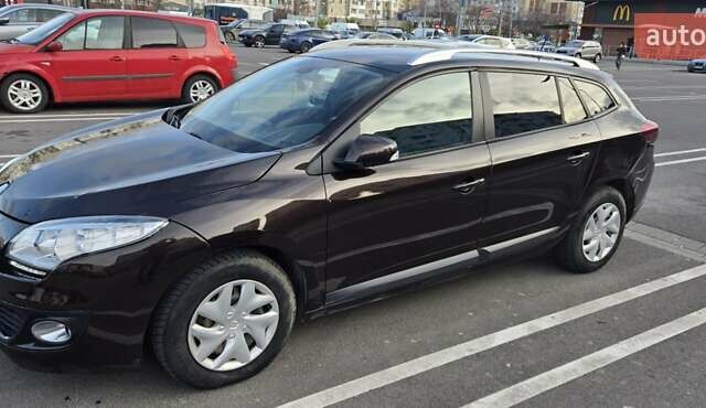 Коричневый Рено Меган, объемом двигателя 1.46 л и пробегом 143 тыс. км за 7500 $, фото 7 на Automoto.ua