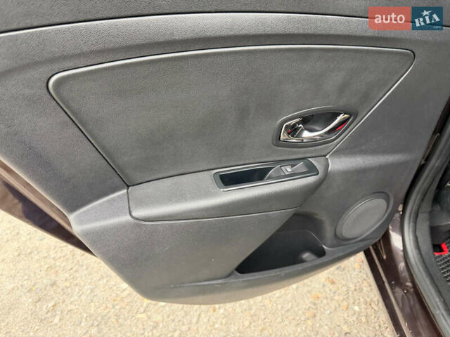 Коричневый Рено Меган, объемом двигателя 1.5 л и пробегом 252 тыс. км за 9300 $, фото 7 на Automoto.ua
