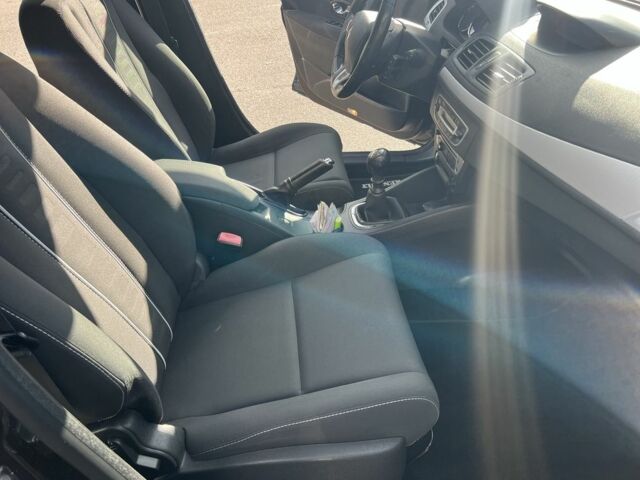 Коричневый Рено Меган, объемом двигателя 1.5 л и пробегом 240 тыс. км за 9200 $, фото 23 на Automoto.ua