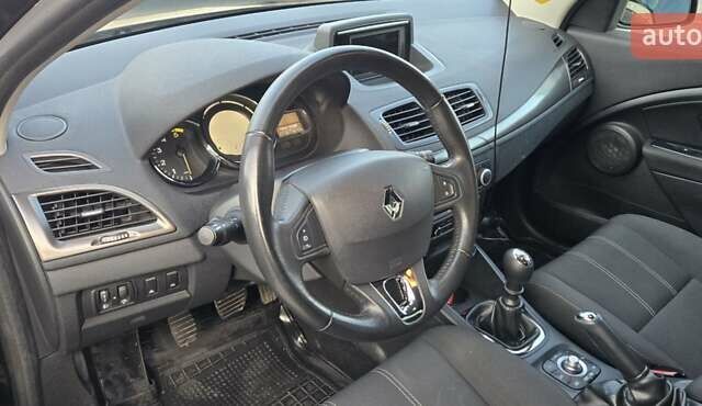 Коричневый Рено Меган, объемом двигателя 1.46 л и пробегом 143 тыс. км за 7500 $, фото 34 на Automoto.ua