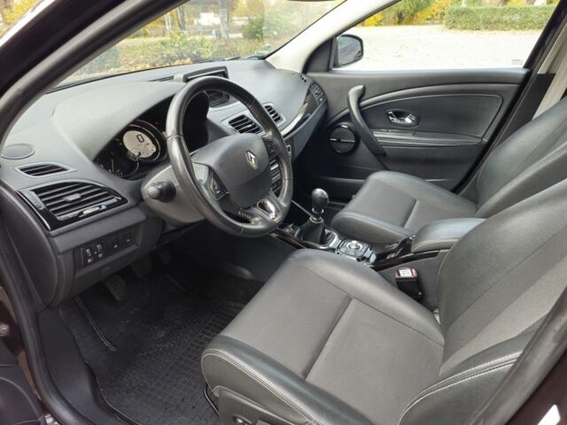 Коричневый Рено Меган, объемом двигателя 0 л и пробегом 215 тыс. км за 8450 $, фото 12 на Automoto.ua